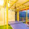 Lushtree Backpackers - Hostel & Cafe