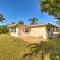 Punta Gorda Home with Backyard about 1 Mile to Dtwn! - Punta Gorda