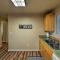 Central Apt Private Fireplace and Patio Access - Anacortes
