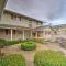 Central Apt Private Fireplace and Patio Access - Anacortes