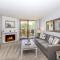 F204 - Cozy Seaview Condo - Oceanside