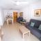 Apartamento con piscina y terraza a 50 metros de la playa