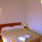 Apartments & Rooms Pierino