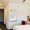 Two Sunsets Hotel - 潘圭奇