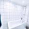 Crystal Suite 2 -free private parking - North Shields