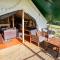 Hakuna Matata Safari Lodge - Sublime, off-grid digital detox with hot tub - Shelsley Walsh