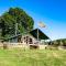 Hakuna Matata Safari Lodge - Sublime, off-grid digital detox with hot tub - Shelsley Walsh