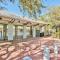 Beach Bungalow, 3 Min Walk to Beach, Golf Cart, 4 bikes, Wagon