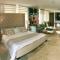 Modern Loft ,eagle Beach ,oasis Condo - Palm-Eagle Beach