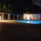 VILLA STE MARTHE avec piscine, grande terrasse, jardin intime et citerne deau