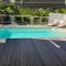 VILLA STE MARTHE avec piscine, grande terrasse, jardin intime et citerne deau
