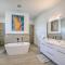 Private Pool Canalfront Home in Cape Coral - كيب كورال
