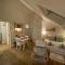 LOGIES-M Comfort Studios Inc Bikes B&B