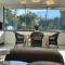 Sandys Superior Suite