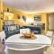 1 Mi to Lake Lure Studio with Resort Amenities - Lake Lure