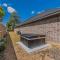 Modern 4 BR Near Downtown, Zoo