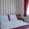 alicias chalets ,free WIFI & swimming pool passes