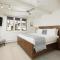 Chateau Snow Unit 202, Renovated Condo with Great Natural Light, Excellent Location