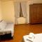 2 bedrooms appartement with shared pool enclosed garden and wifi at Montecarlo