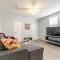 Warm & Cozy 2BR Apt with Netflix, mins from Trails, Parks & Waterfalls!