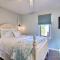 Yard and Hot Tub Historic Lake Worth Cottage!