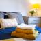 Executive 2 Bed Flat in Stockton Heath by Amazing Spaces Relocations Ltd - 沃灵顿