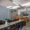 RedDoorz Plus near Patung Kuda Undip