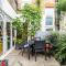 Pass the Keys Stylish 2-Bed Flat with Private Garden in Crouch End - London