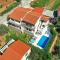 Holiday home Rafaeli - with pool - Vrsine