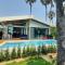 Lom Lay Beach Front Pool Villa Chaam, Huahin