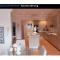 Ocean Aspect and Central to CBD - CoSheirm Apartments On Merri