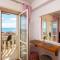 Golden View Apartment