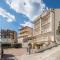 Golden View Apartment