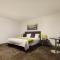 Mackay Oceanside Central Hotel Official