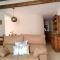 CONFORTABLE, BRIGHT, WELL LOCATED APARTMENT