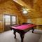 Beautiful 2 Bed Cabin with Hot Tub and Resort Pool - Sevierville