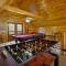 Beautiful 2 Bed Cabin with Hot Tub and Resort Pool - Sevierville