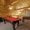 Beautiful 2 Bed Cabin with Hot Tub and Resort Pool - Sevierville