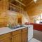 Beautiful 2 Bed Cabin with Hot Tub and Resort Pool - Sevierville