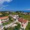 Dolphin Apt & Studios -Next to the Beach - Рода