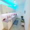 Charming Luxury Room 10 Min from the Old City