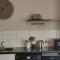 Fishtail House - Stylish Apartments minutes from the sea