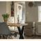 Luxury Cottage Nestled in the Heart of Pickering - Pet Friendly