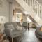 Luxury Cottage Nestled in the Heart of Pickering - Pet Friendly