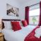 Pristine 2-bed house in Chester by 53 Degrees Property, ideal for Families & Small groups, Great Location - Sleeps 6 - Hough Green