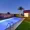 Par 4 Blue Star by VillaGranCanaria
