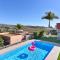 Par 4 Blue Star by VillaGranCanaria