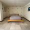 Cuarto con baño compartido, casa centro