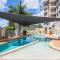 ☆Airliedise☆HOT TUB suite☆5min walk 2 Port of Airlie/Ferry terminal☆WiFi☆Netflix☆NO Hills