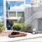 ☆Airliedise☆HOT TUB suite☆5min walk 2 Port of Airlie/Ferry terminal☆WiFi☆Netflix☆NO Hills